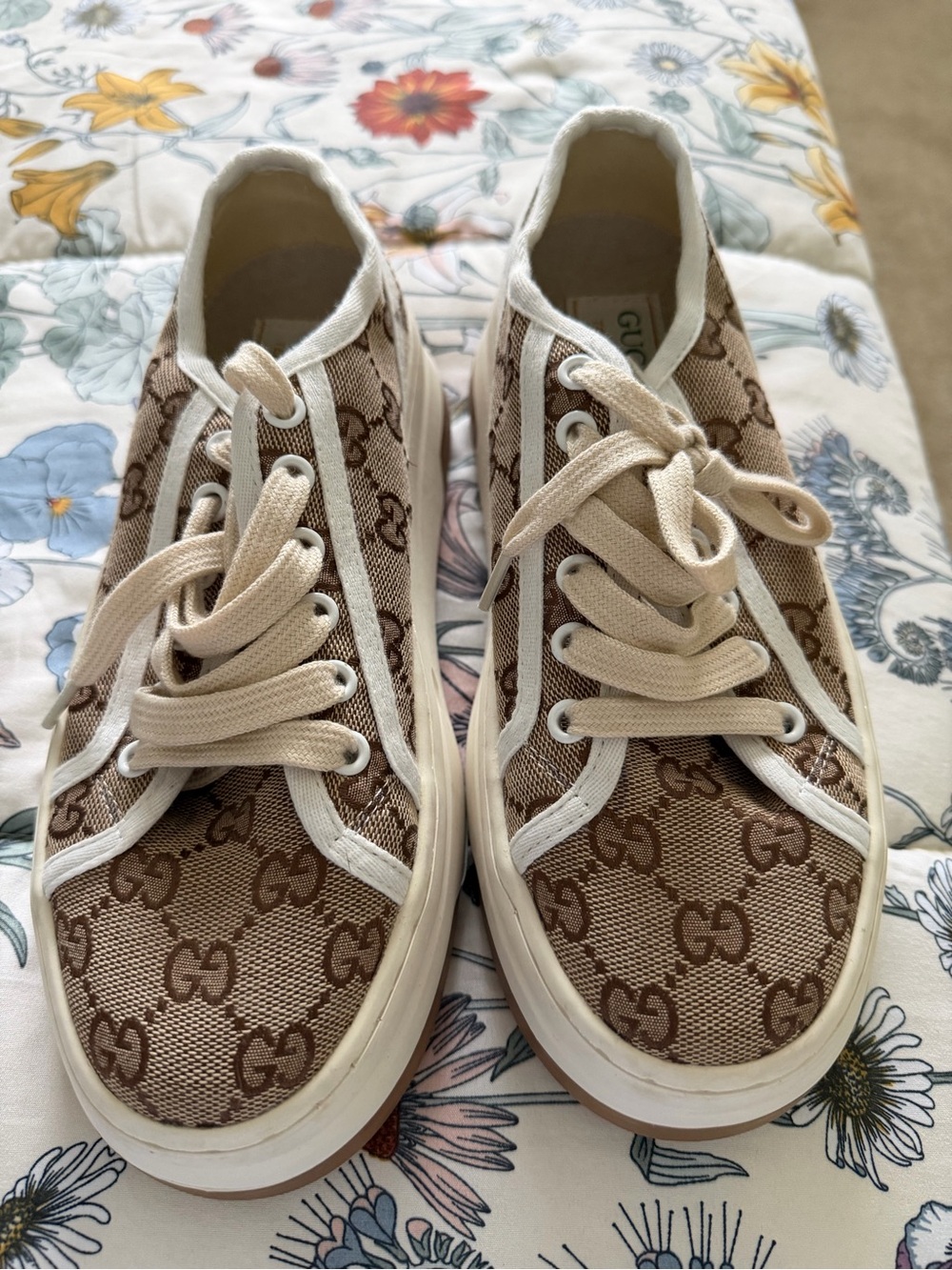 Gucci Women’s Brown GG Canvas Low-Top Sneakers